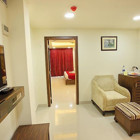 Hotel Joyees Residency Kottayam Exterior foto