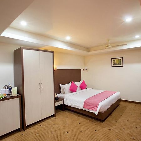 Hotel Joyees Residency Kottayam Exterior foto